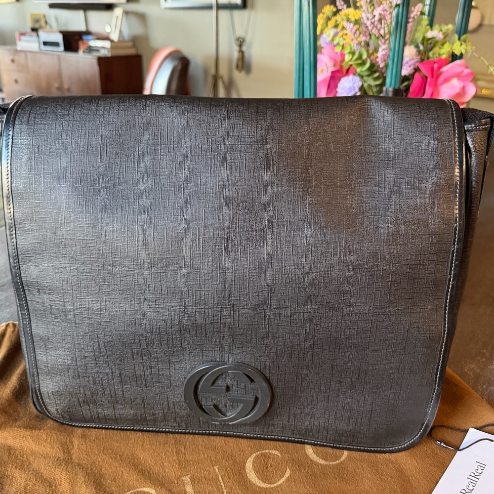 Gucci Black Messenger Bag - Picture 2 of 9